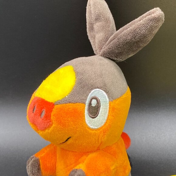 Pokémon Center Japan Tepig No. 498 Plush Doll Pokémon Fit NWT - Picture 4 of 12